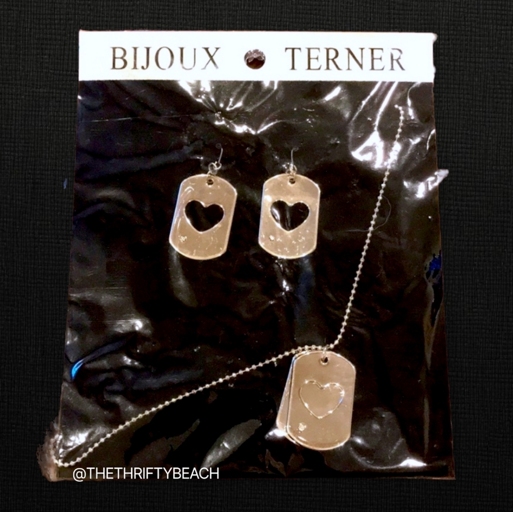 Bijoux Terner Heart Dog Tag Set